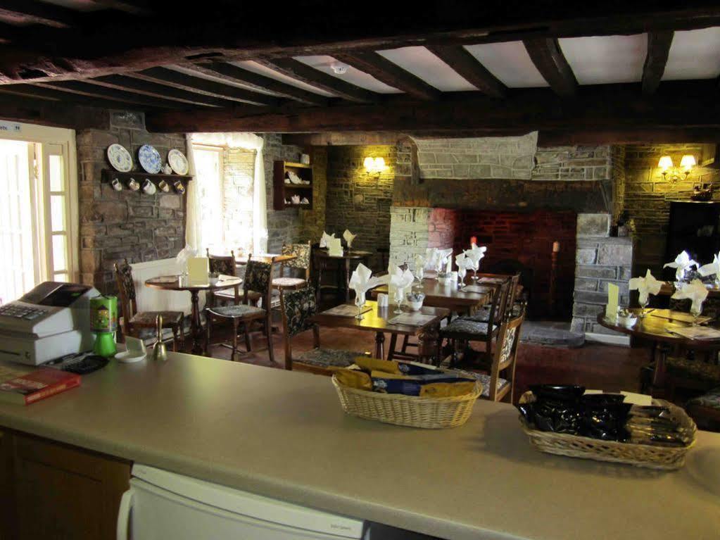 The Three Cocks Coaching Inn Glasbury Екстериор снимка